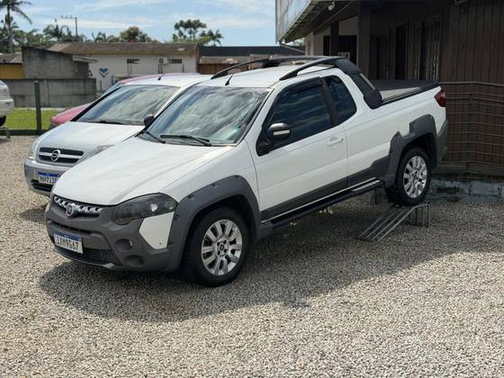 FIAT STRADA 1.8 MPI ADVENTURE CE 16V FLEX 2P MANUAL